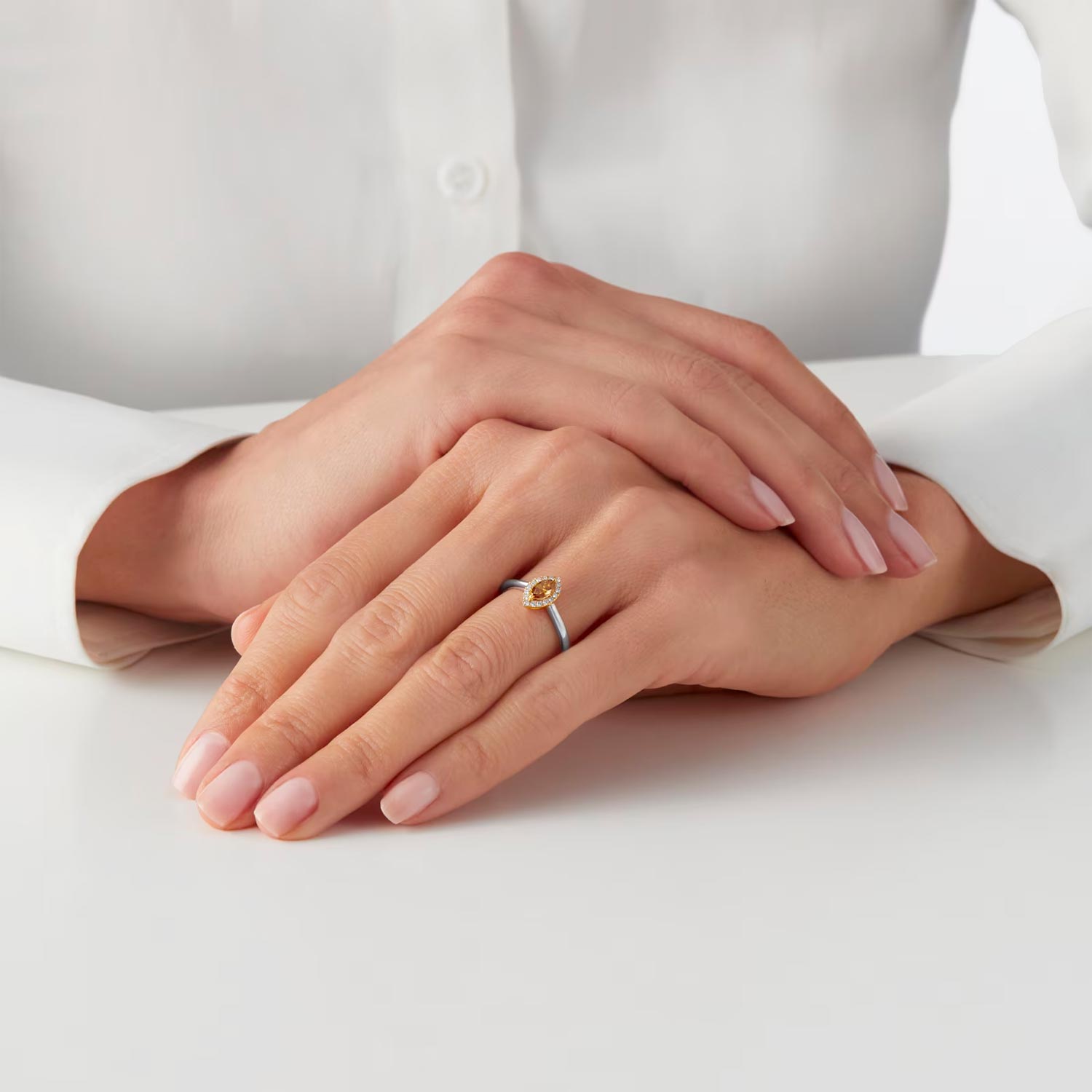 Platinum 0.32cttw Marquise Cut Diamond Ring – Image 2