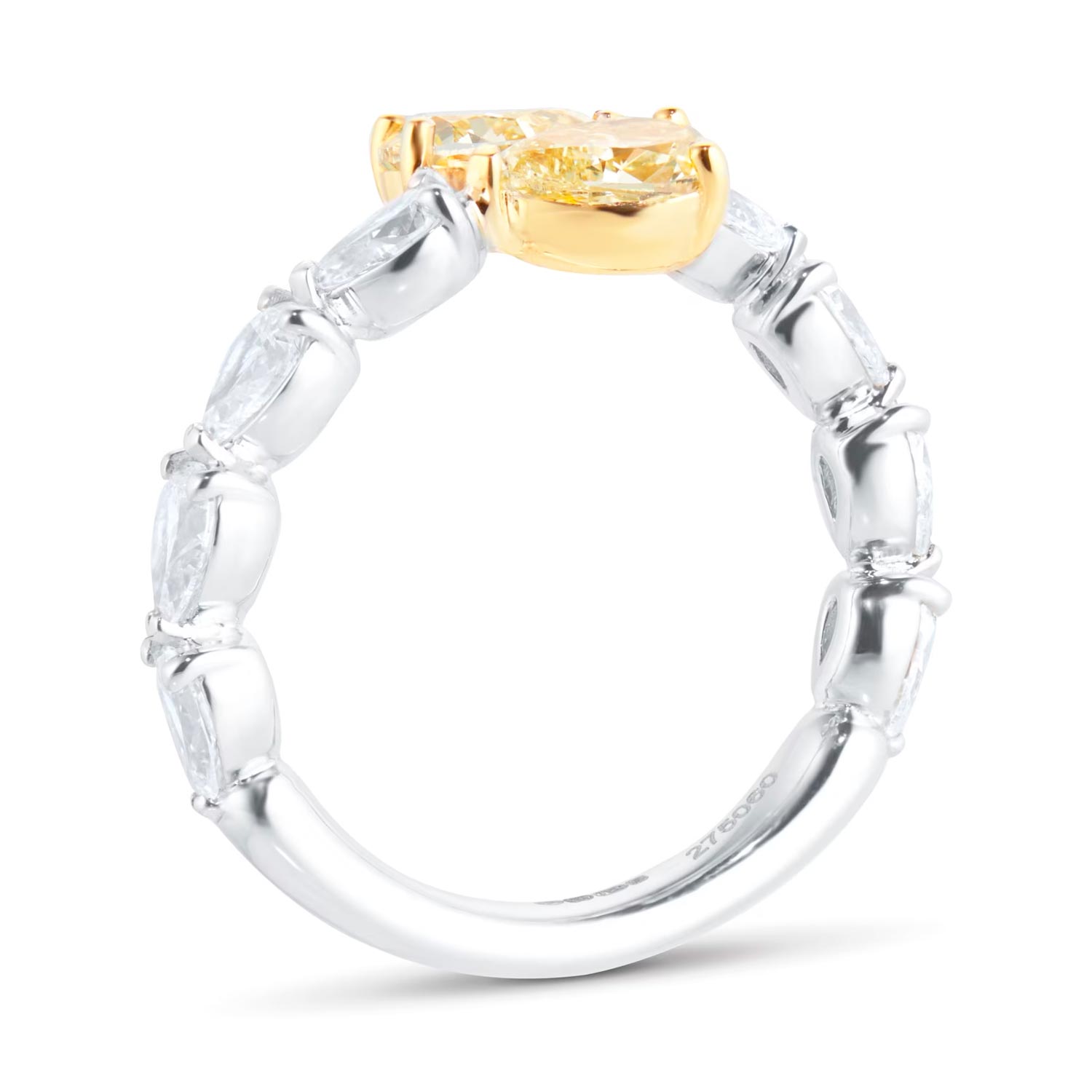 18ct Yellow & White Pear Cut Diamond Ring – Image 3